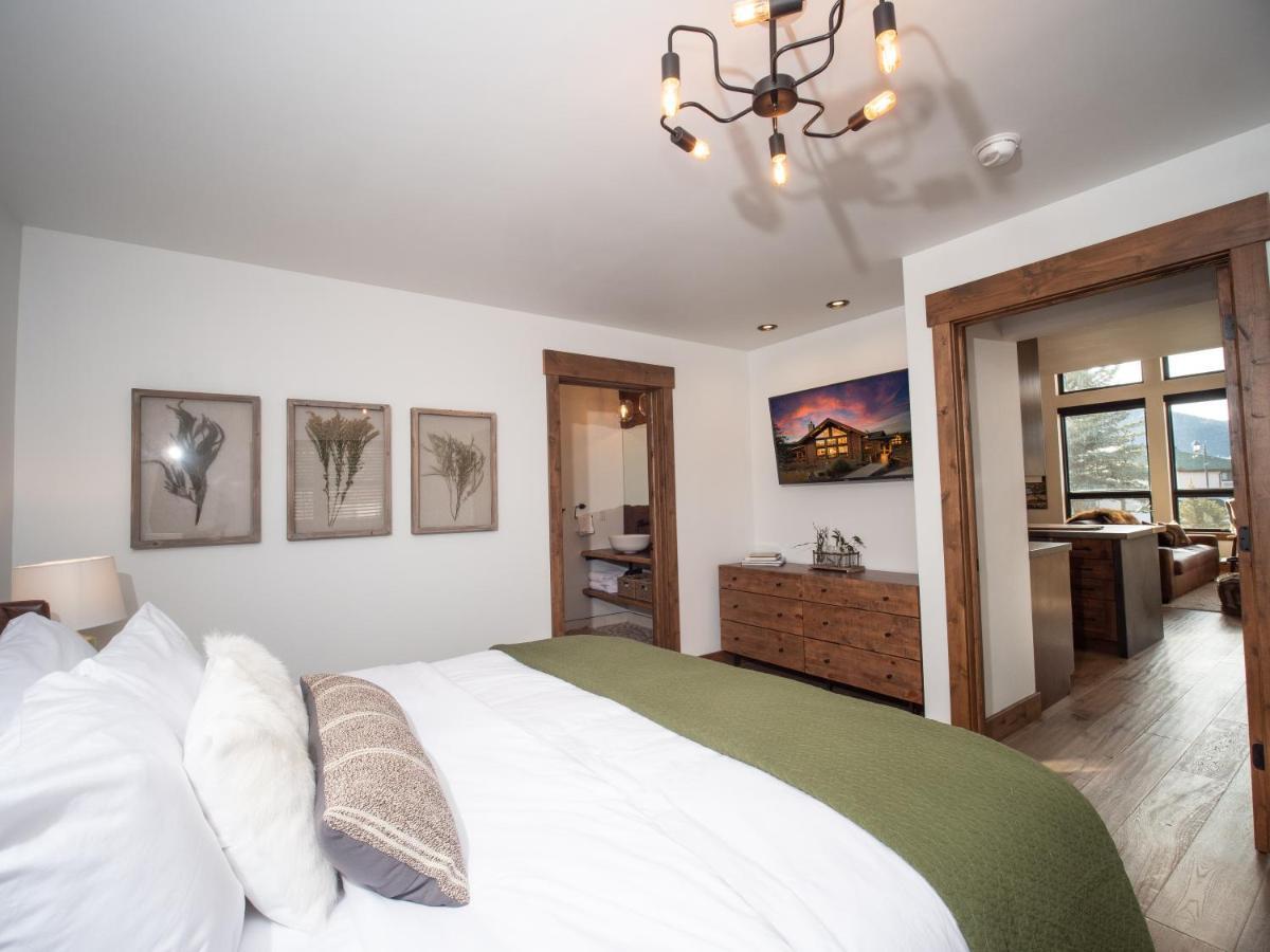 Chic Retreat Indoor Outdoor Fireplace, Private Jacuzzi, Great Location! Estes Park Exterior foto